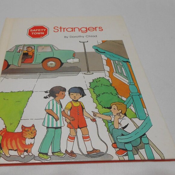 EXCELLENT HC SAFETY TOWN " STRANGERS" BY DOROTHY CHLAD BOOK πΈπ¦π - Picture 7 of 8